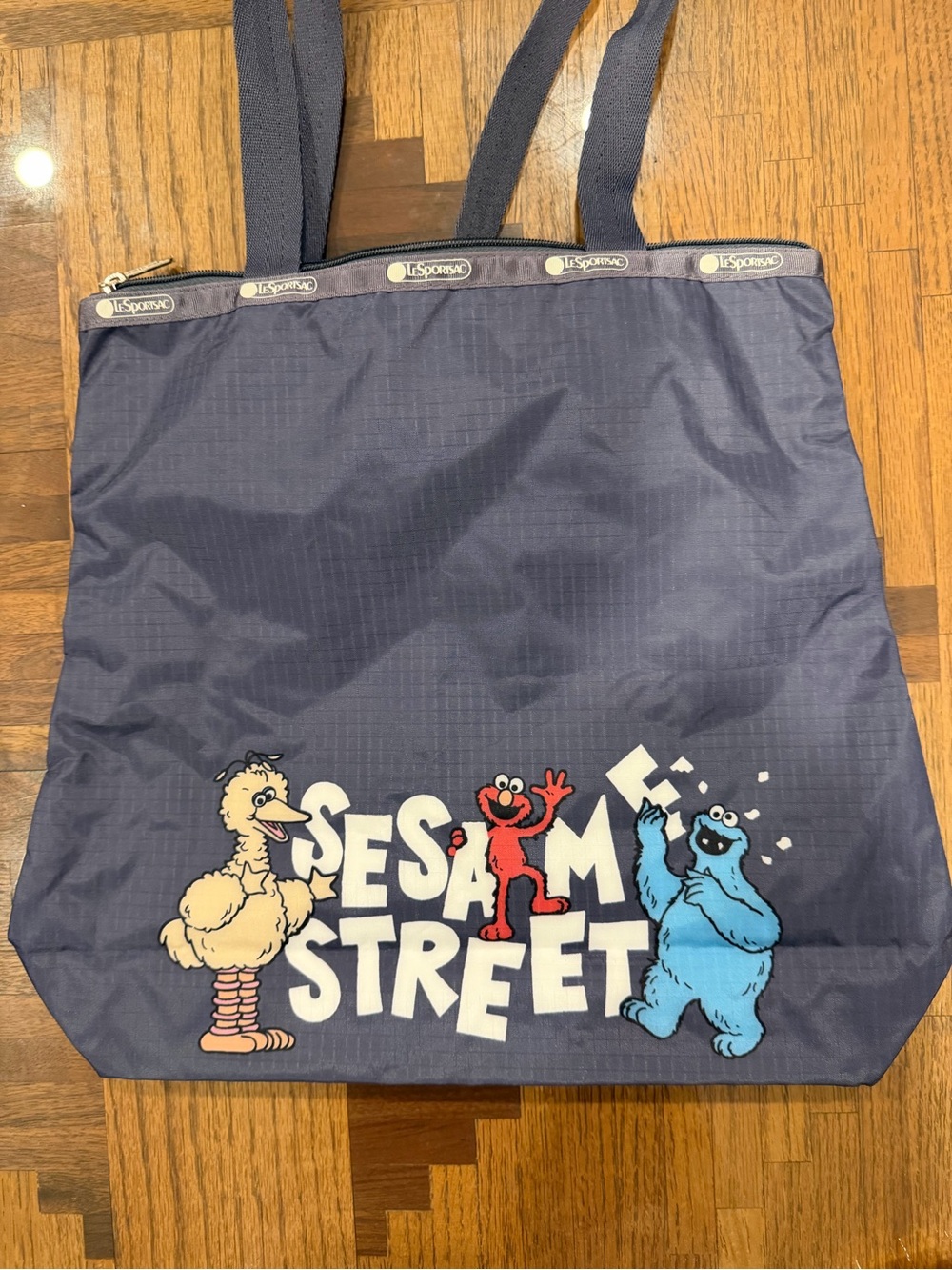Lesportsac x Sesame Street tote bag never used - Picture 3 of 6